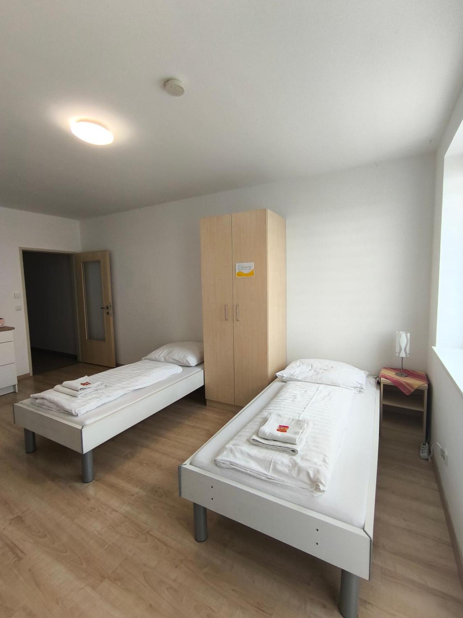 Schlafplatzl Hotel Marchtrenk Exterior photo