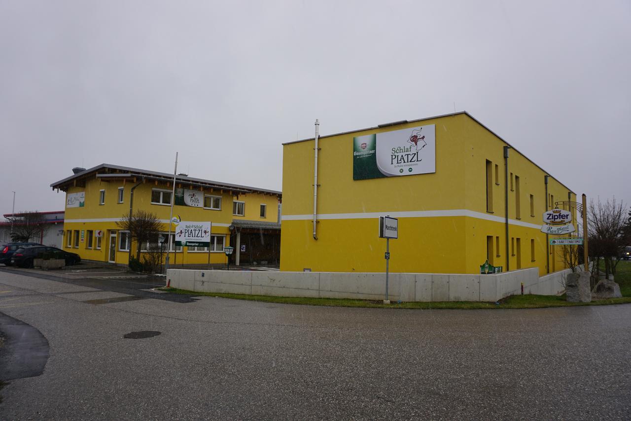 Schlafplatzl Hotel Marchtrenk Exterior photo