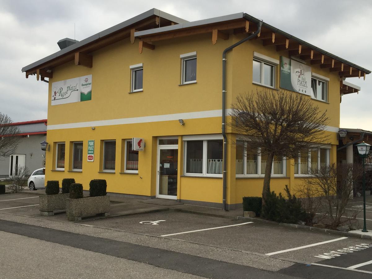 Schlafplatzl Hotel Marchtrenk Exterior photo